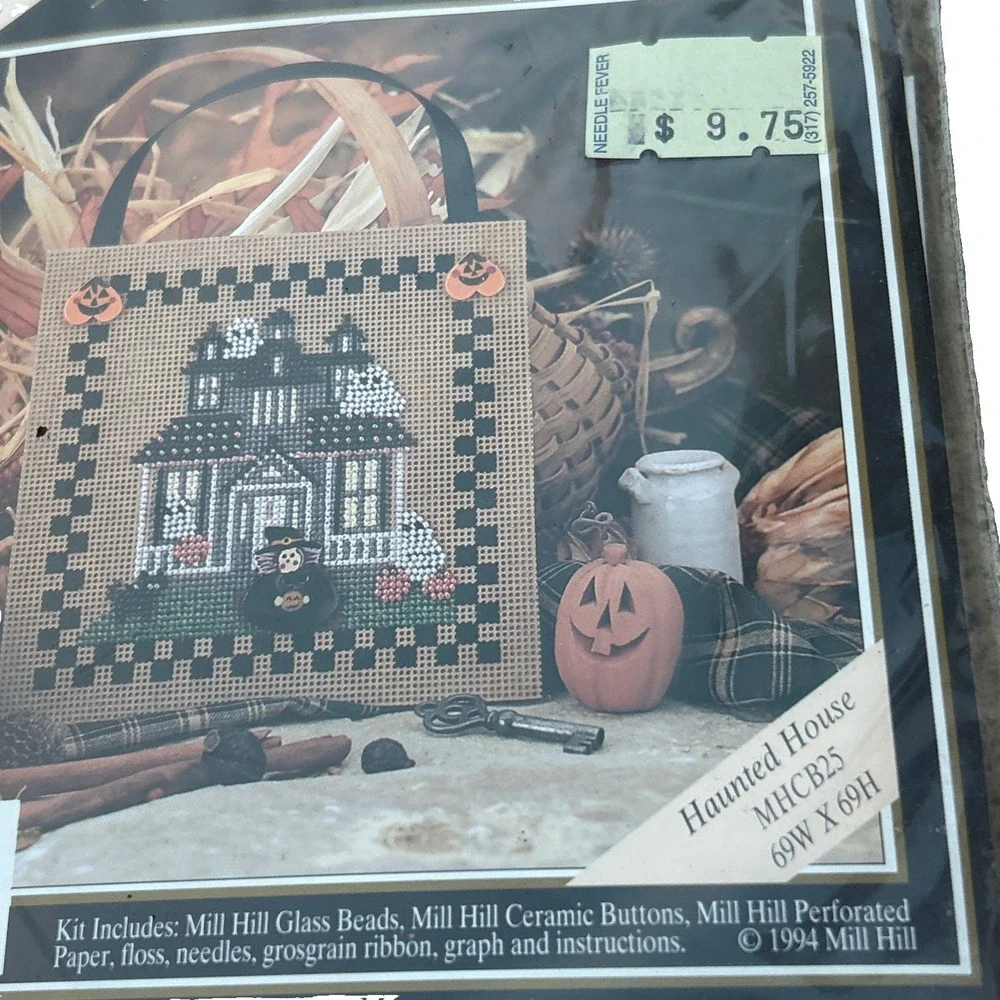 Mill Hill Buttoned & Beaded Haunted House Checkerboard Series II 1994 MHCB25‎